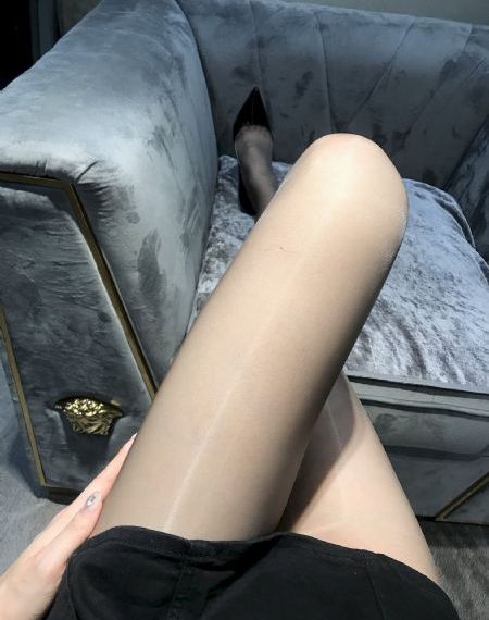 欧美黑白意境美女图_4K视频大全